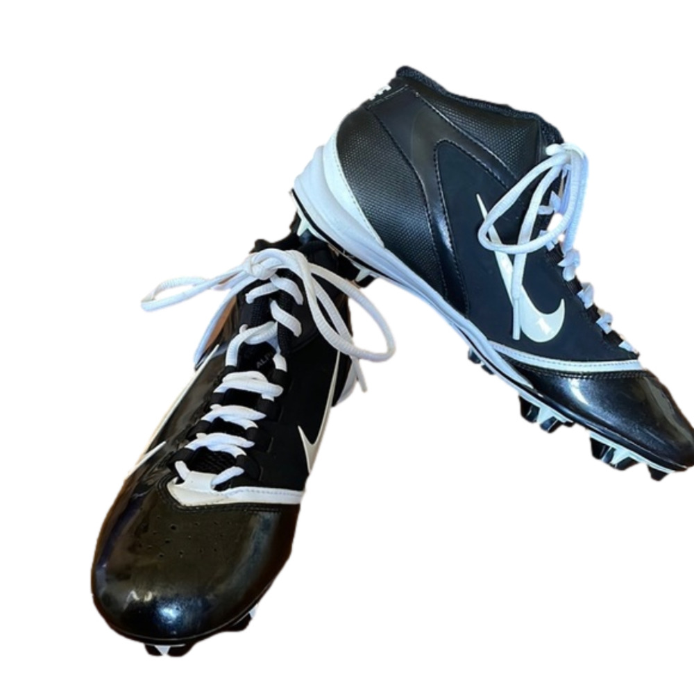 Nike NWOT Alpha Shark Cleats Size 5.5